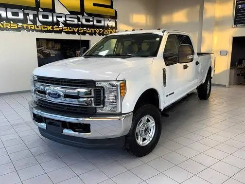 2017 Ford F-250 Super Duty XLT 4WD photo