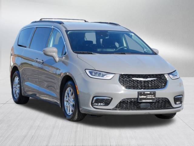 2022 Chrysler Pacifica Minivan Touring L FWD photo