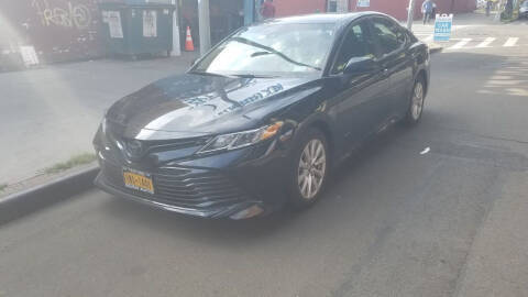 2018 Toyota Camry LE FWD photo