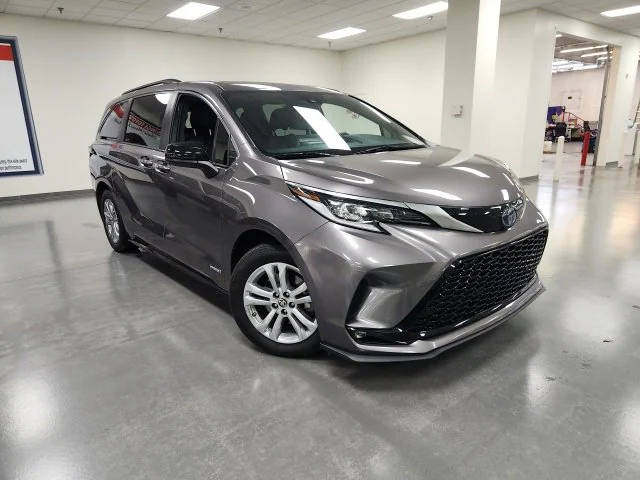 2021 Toyota Sienna XSE AWD photo