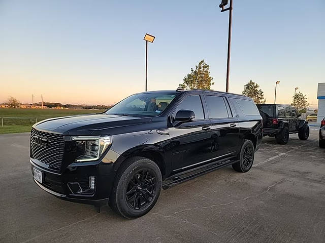 2022 GMC Yukon XL Denali 4WD photo