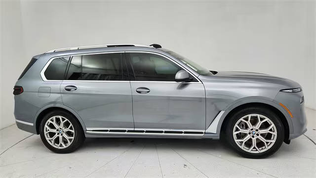 2023 BMW X7 xDrive40i AWD photo