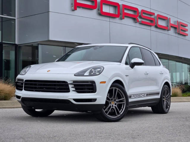2023 Porsche Cayenne Platinum Edition E-Hybrid AWD photo