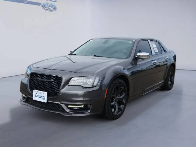 2022 Chrysler 300 Touring L RWD photo