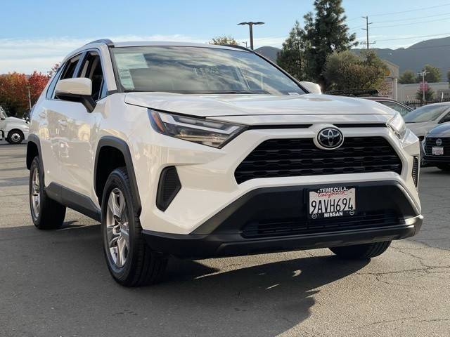 2022 Toyota RAV4 XLE FWD photo