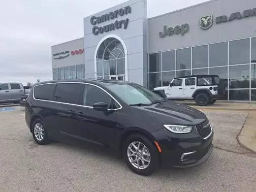 2023 Chrysler Pacifica Minivan Touring L FWD photo