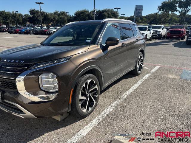 2022 Mitsubishi Outlander SEL FWD photo