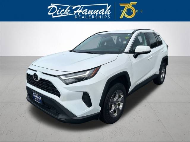 2022 Toyota RAV4 XLE AWD photo