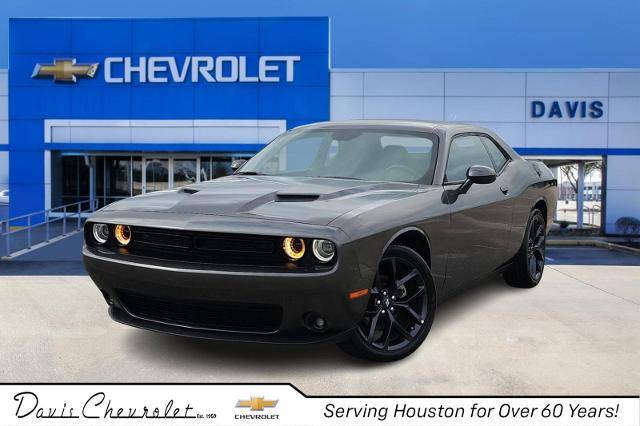 2022 Dodge Challenger SXT RWD photo