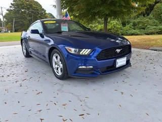 2015 Ford Mustang V6 RWD photo