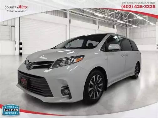 2019 Toyota Sienna  AWD photo