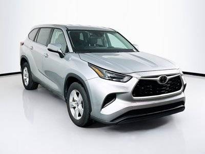 2023 Toyota Highlander L FWD photo