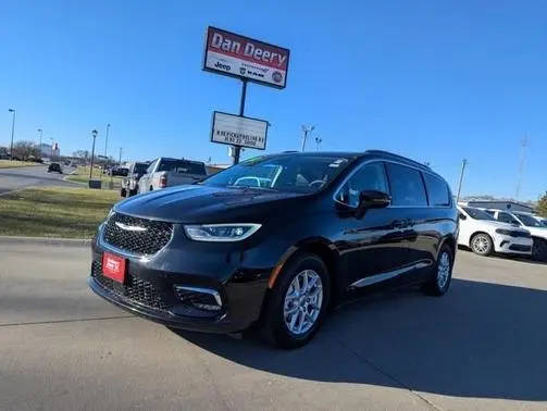 2022 Chrysler Pacifica Minivan Touring L FWD photo