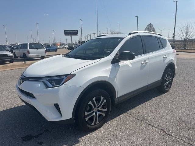 2016 Toyota RAV4 LE FWD photo