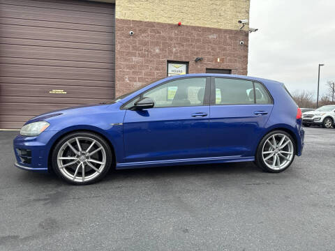 2017 Volkswagen Golf R  AWD photo