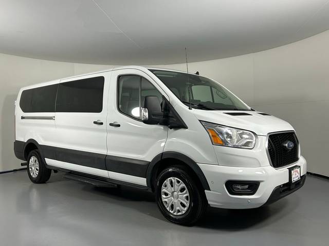 2022 Ford Transit Passenger Wagon XL RWD photo