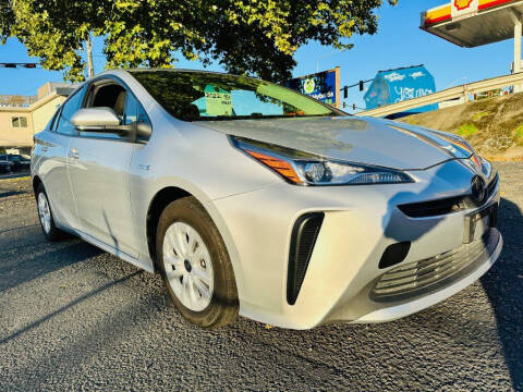 2022 Toyota Prius Nightshade FWD photo