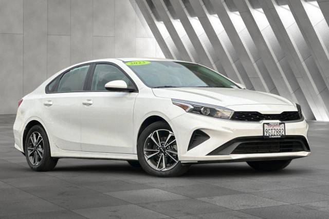 2023 Kia Forte LXS FWD photo