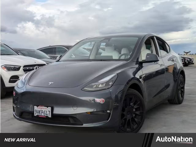 2023 Tesla Model Y Long Range AWD photo