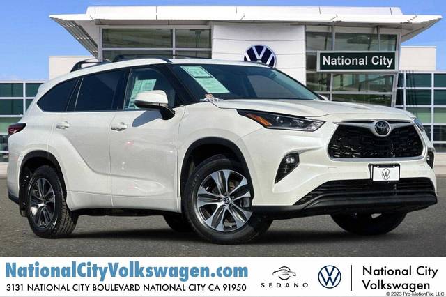 2021 Toyota Highlander XLE FWD photo