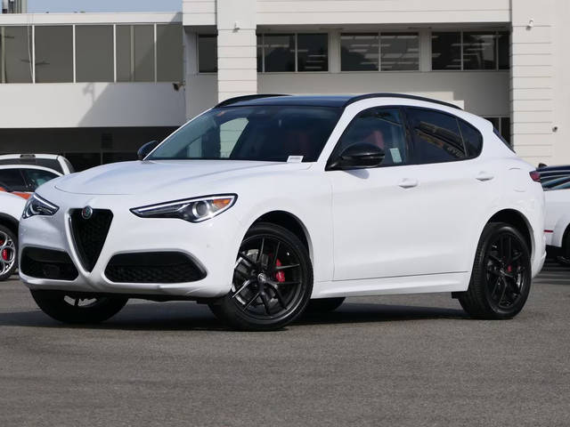 2020 Alfa Romeo Stelvio Sport RWD photo