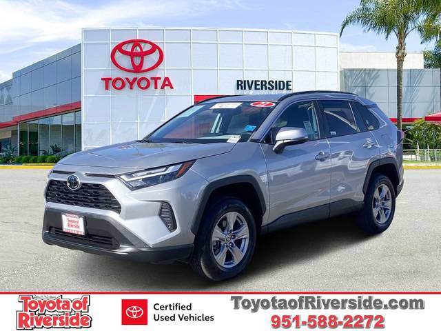 2022 Toyota RAV4 XLE FWD photo