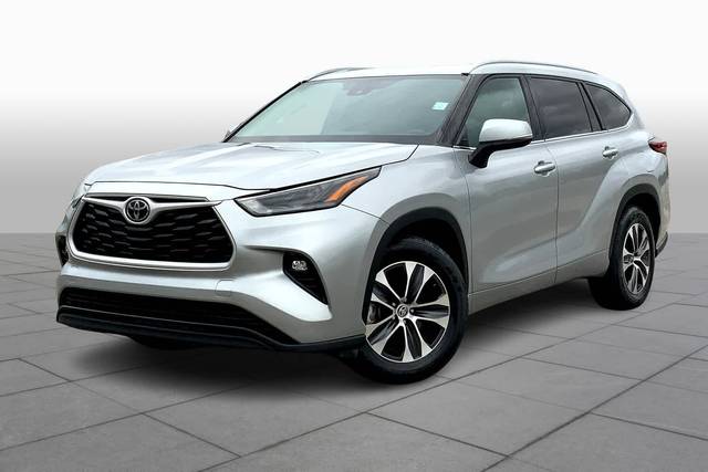 2022 Toyota Highlander XLE FWD photo