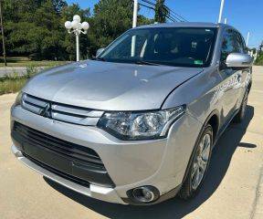 2015 Mitsubishi Outlander SE 4WD photo