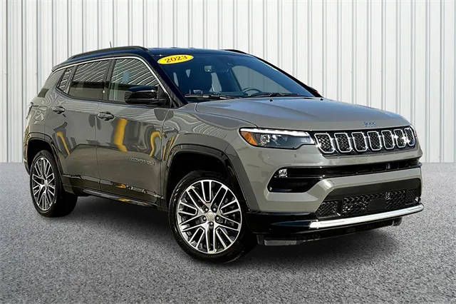 2023 Jeep Compass Limited 4WD photo