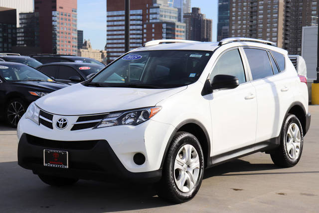 2015 Toyota RAV4 LE AWD photo