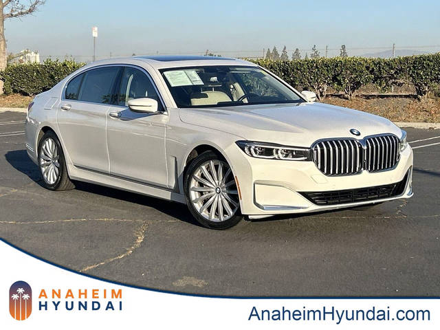 2022 BMW 7 Series 740i RWD photo