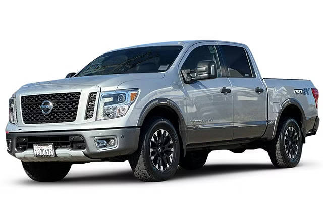 2019 Nissan Titan PRO-4X 4WD photo