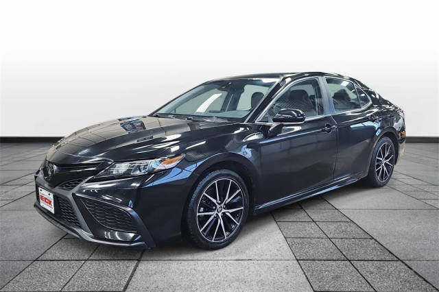 2022 Toyota Camry SE FWD photo