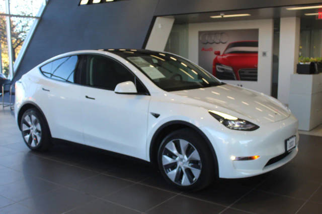 2023 Tesla Model Y Long Range AWD photo