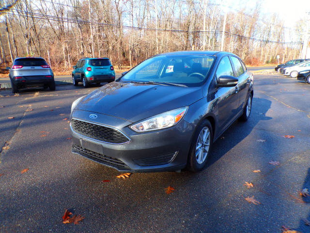 2016 Ford Focus SE FWD photo
