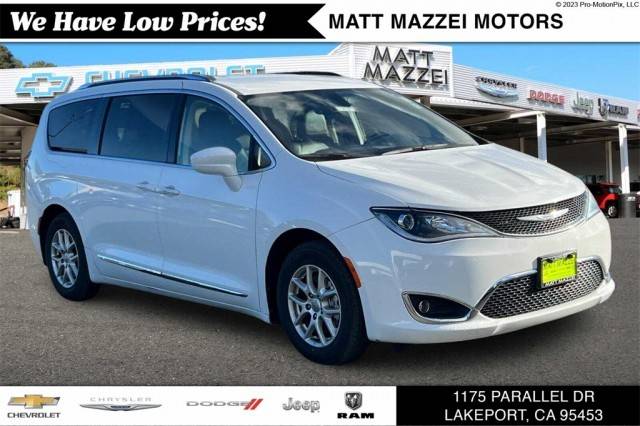 2020 Chrysler Pacifica Minivan Touring L FWD photo