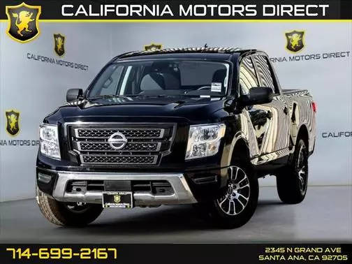 2023 Nissan Titan SV 4WD photo