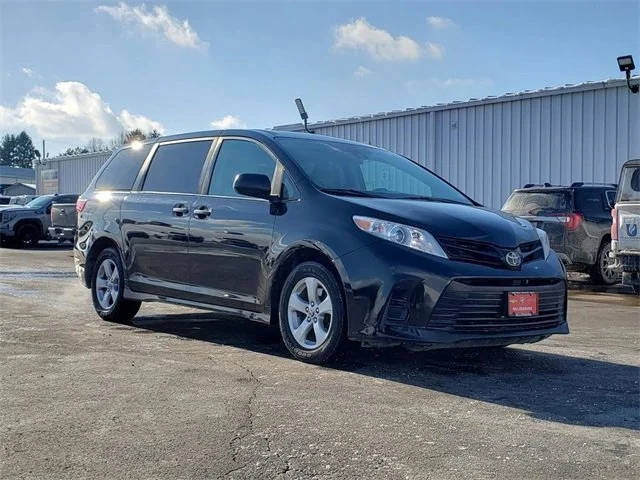 2020 Toyota Sienna L FWD photo