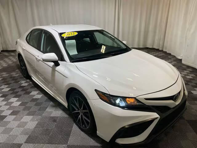 2022 Toyota Camry SE FWD photo