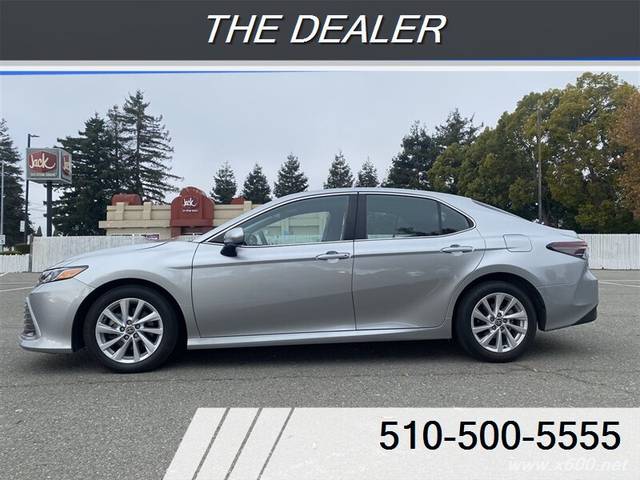 2023 Toyota Camry LE FWD photo