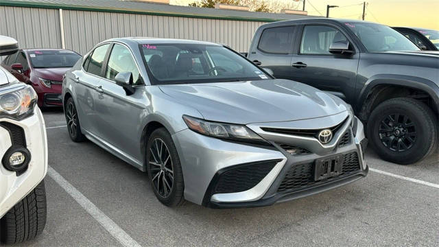 2021 Toyota Camry SE FWD photo