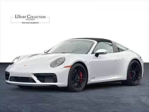 2023 Porsche 911 4 GTS AWD photo