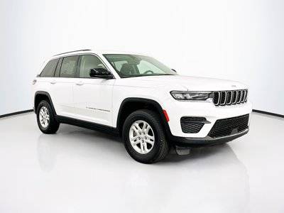 2023 Jeep Grand Cherokee Laredo 4WD photo