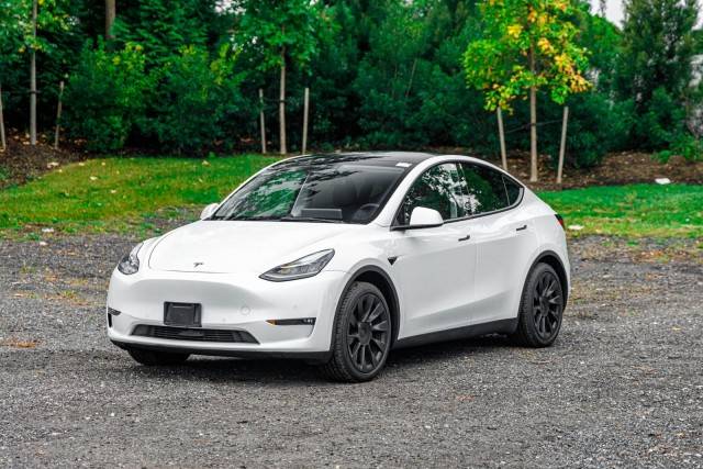 2022 Tesla Model Y Long Range AWD photo