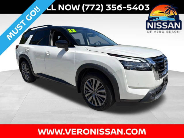 2023 Nissan Pathfinder SL 4WD photo