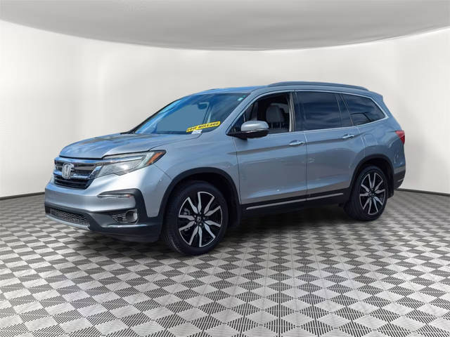 2019 Honda Pilot Touring 8-Passenger FWD photo