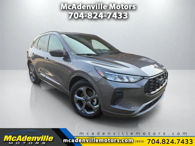 2023 Ford Escape ST-Line FWD photo