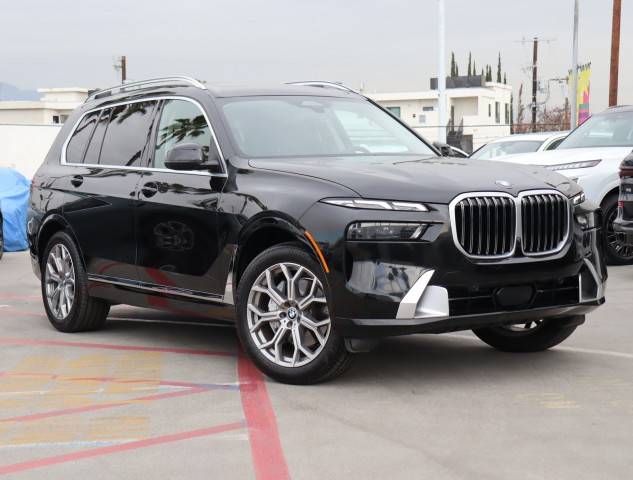 2023 BMW X7 xDrive40i AWD photo