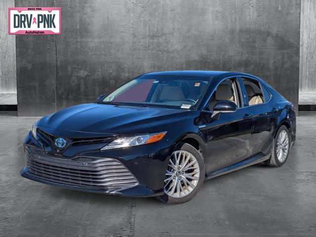 2018 Toyota Camry Hybrid XLE FWD photo