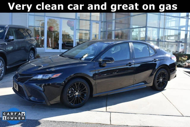 2021 Toyota Camry SE Nightshade FWD photo